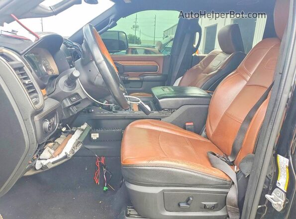 3C6UR5GL2LG287126 2020 RAM 2500 Black Front interior view