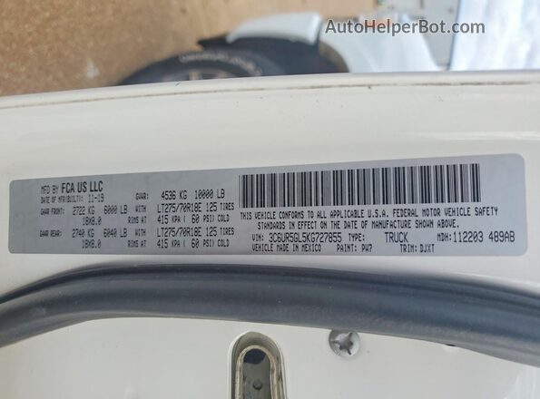 3C6UR5GL5KG727855 2019 RAM 2500 White Widok komory silnika