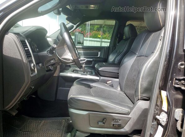 3C6UR5GL7HG509795 2017 RAM 2500 Black Vista interior delantera