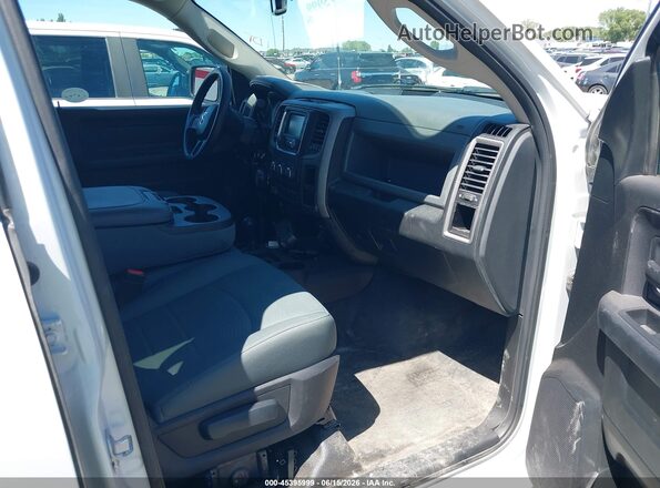 3C6UR5HL2GG307105 2016 RAM 2500 Белый Вид салона спереди