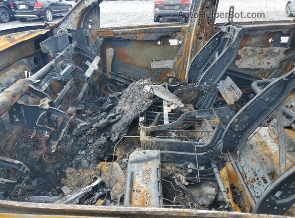 3C6UR5HL6HG781656 2017 RAM 2500 Burn Widok wnętrza z przodu
