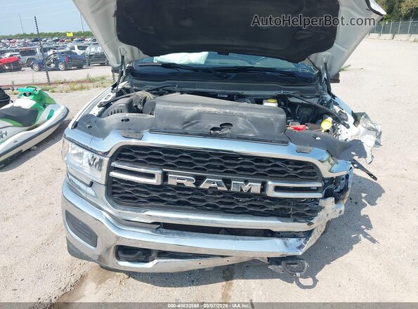 3C6UR5HL6RG141027 2024 RAM 2500 White უკანა ხედი