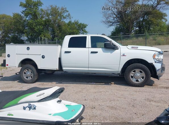 3C6UR5HL6RG141027 2024 RAM 2500 White უკანა სალონის ხედი