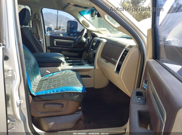 3C6UR5JL1GG369072 2016 RAM 2500 Silver Front interior view