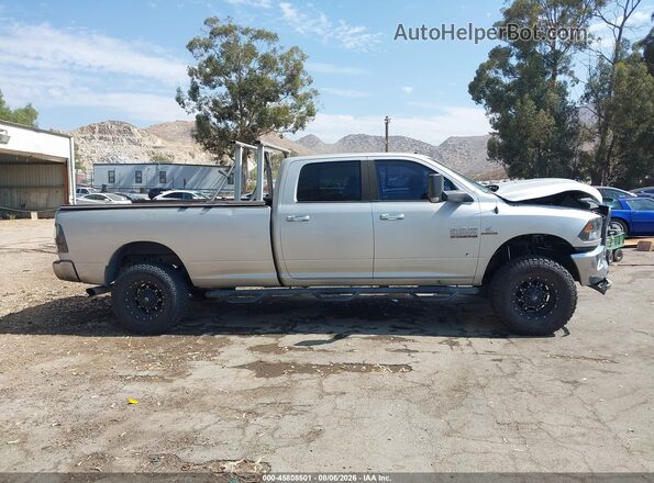 3C6UR5JL1GG369072 2016 RAM 2500 Silver Rear interior view
