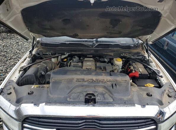 3C6UR5JL2KG689073 2019 RAM 2500 White Widok wnętrza z tyłu