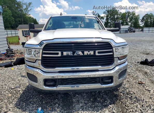 3C6UR5JL2KG689073 2019 RAM 2500 White Widok z przodu