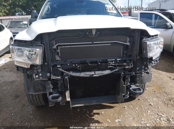 3C6UR5JL9RG343497 2024 RAM 2500 White Widok z przodu
