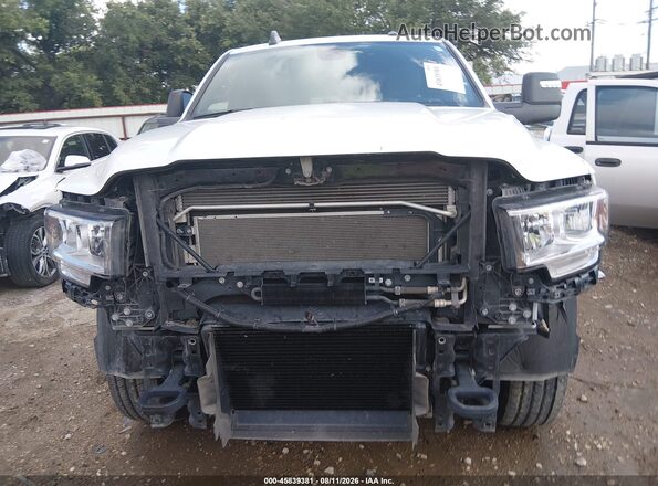 3C6UR5JL9RG343497 2024 RAM 2500 White Widok wnętrza z tyłu