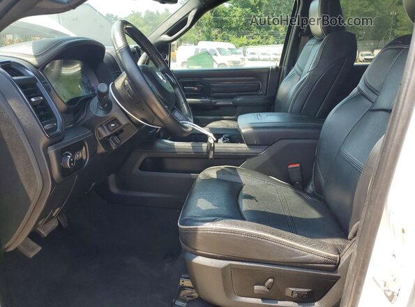 3C6UR5SL2NG129055 2022 RAM 2500 White Vista interior delantera