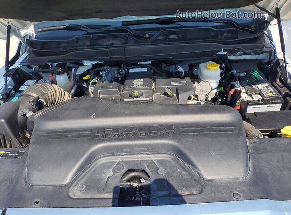 3C6UR5SL2NG129055 2022 RAM 2500 White Vista interior trasera