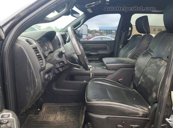 3C6UR5SL8KG656996 2019 RAM 2500 Черный Вид салона спереди