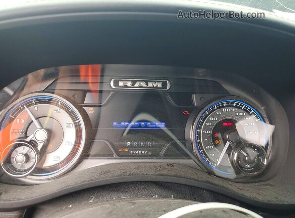 3C6UR5SL8KG656996 2019 RAM 2500 Черный Вид щитка приборов