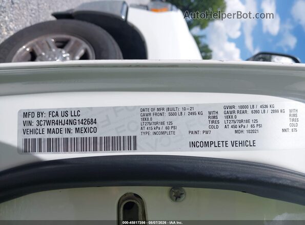 3C7WR4HJ4NG142684 2022 RAM 2500 White Engine compartment view
