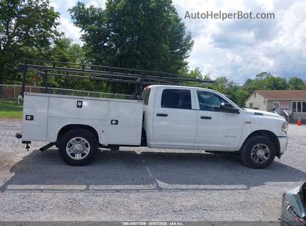 3C7WR4HJ4NG142684 2022 RAM 2500 White 360 interior view