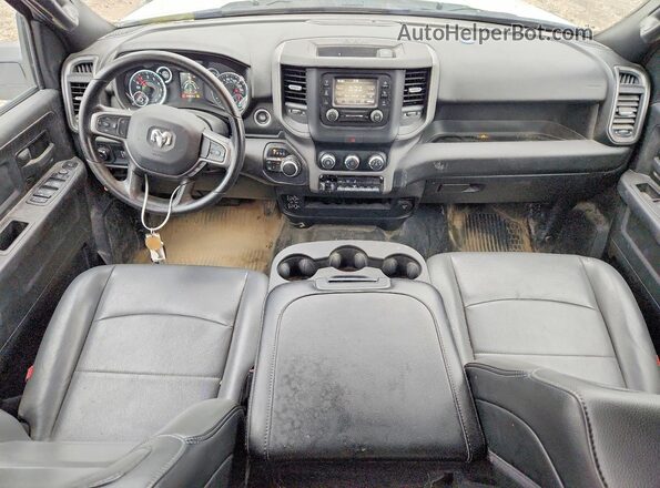3C7WR5HJ5RG176404 2024 RAM 2500 White Առջևի վահանակի տեսք