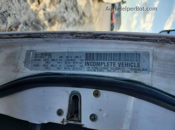 3C7WRSCL1JG346267 2018 RAM 3500 White Вид підкапотного простору