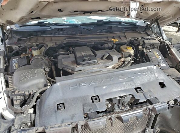 3C7WRTBL8HG611607 2017 RAM 3500 White Vista interior trasera
