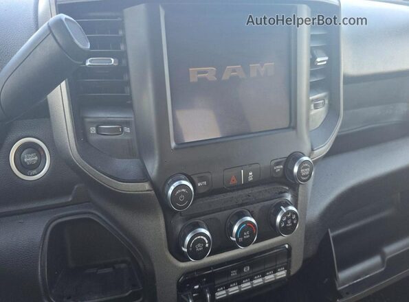 3C7WRTCLXPG650664 2023 RAM 3500 Black Սարքավորումների վահանակի տեսք