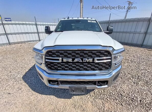 3C7WRTCLXRG203447 2024 RAM 3500 White Widok z przodu