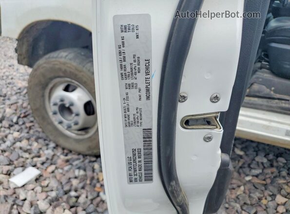3C7WRTCLXRG290752 2024 RAM 3500 White Вид підкапотного простору