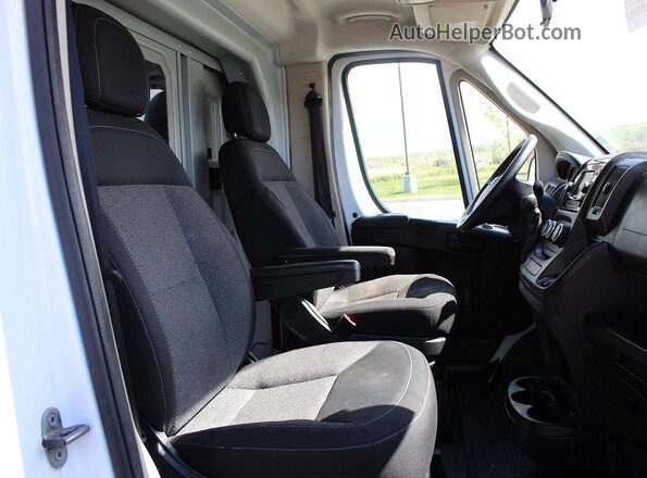 3C7WRVKG3ME564524 2021 RAM PROMASTER White Vista frontal
