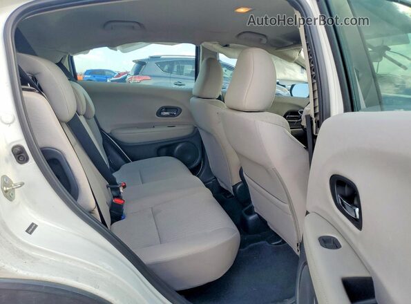 3CZRU5H31JM720598 2018 HONDA HR-V White Вид задніх сидінь