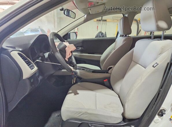 3CZRU5H36LM718896 2020 HONDA HR-V White Вид салону спереду