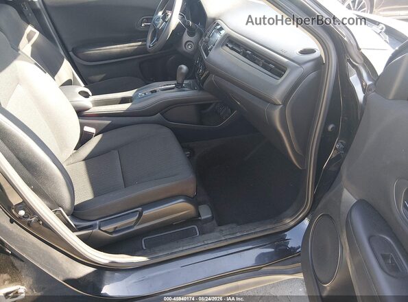3CZRU5H39JM715150 2018 HONDA HR-V Black Вид салону спереду