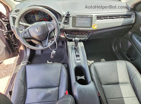 3CZRU5H55HM707073 2017 HONDA HR-V Черный Вид панели приборов