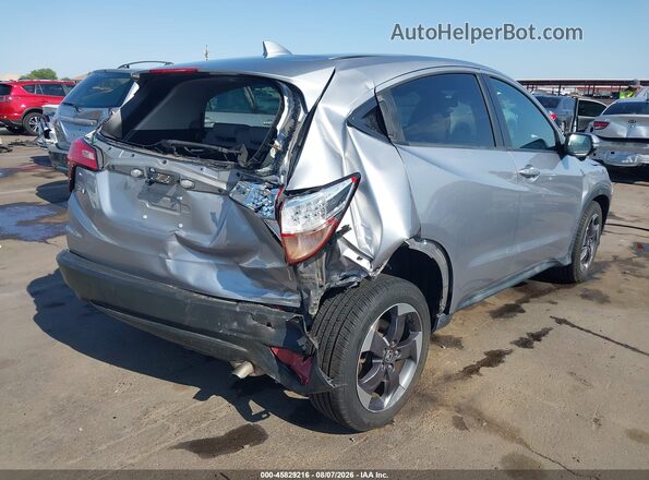3CZRU5H56JM710991 2018 HONDA HR-V Серебряный Вид спереди