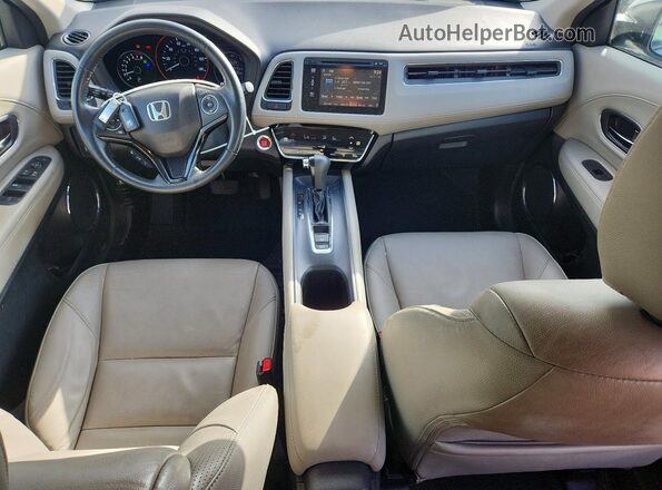 3CZRU5H74JM701031 2018 HONDA HR-V Серебряный Вид панели приборов