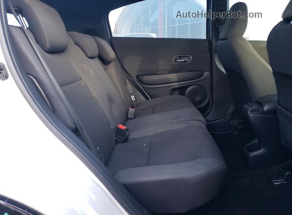 3CZRU6H10NM772945 2022 HONDA HR-V White Rear seats view