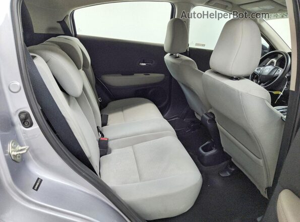3CZRU6H30KG727712 2019 HONDA HR-V Silver Rear interior view