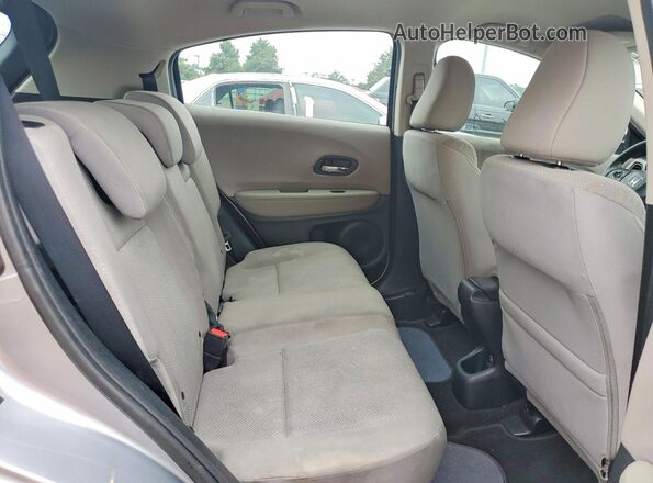 3CZRU6H32JG710750 2018 HONDA HR-V Silver Rear interior view