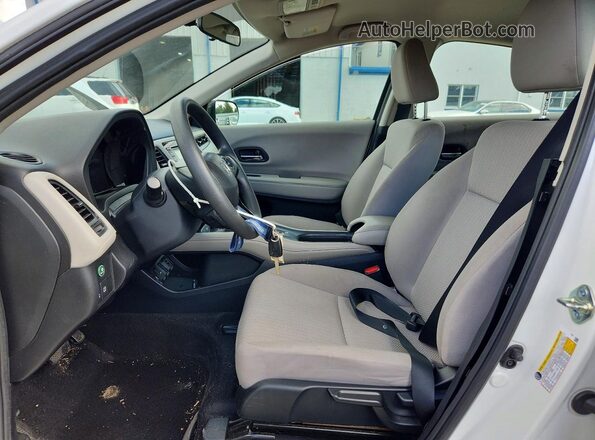 3CZRU6H33JM706868 2018 HONDA HR-V White Front interior view