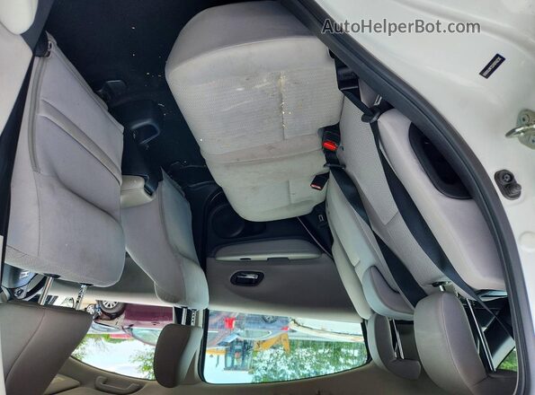 3CZRU6H33JM706868 2018 HONDA HR-V White Rear seats view