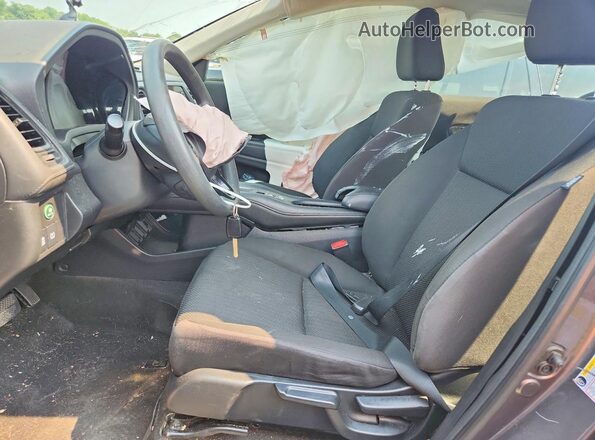 3CZRU6H36JG709763 2018 HONDA HR-V Gray Front interior view