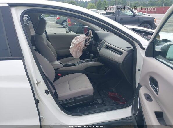 3CZRU6H55HM716443 2017 HONDA HR-V White Սալոնի դիմացի տեսք