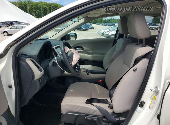 3CZRU6H55JM708624 2018 HONDA HR-V Белый Вид салона спереди