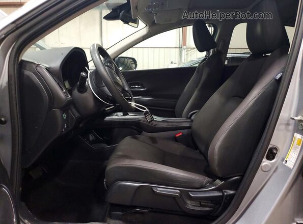 3CZRU6H57KM723305 2019 HONDA HR-V Серебряный Вид салона спереди