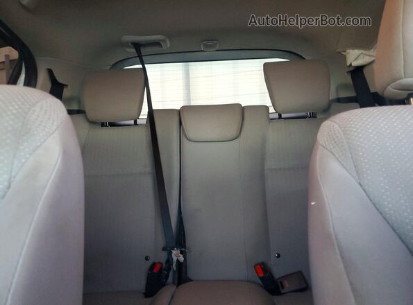 3CZRU6H59JM723644 2018 HONDA HR-V White Հետևի նստատեղերի տեսք