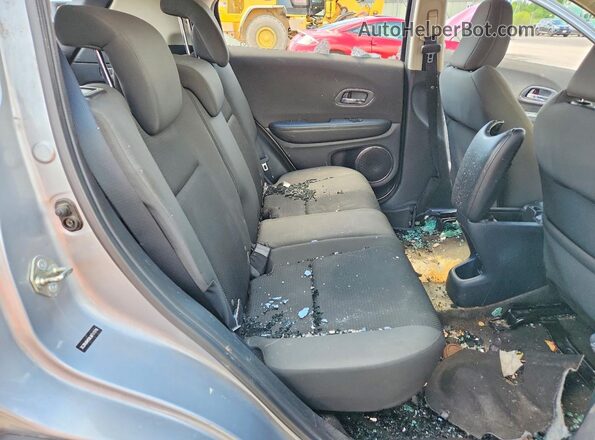 3CZRU6H59LM717779 2020 HONDA HR-V Silver Rear interior view