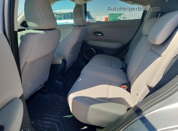 3CZRU6H5XJG727863 2018 HONDA HR-V Silver Widok wnętrza z tyłu