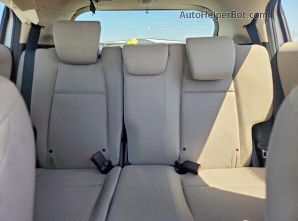 3CZRU6H5XJG727863 2018 HONDA HR-V Silver Widok tylnych siedzeń