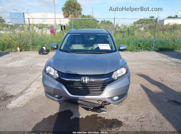 3CZRU6H77HM718695 2017 HONDA HR-V Серебряный Вид панели приборов