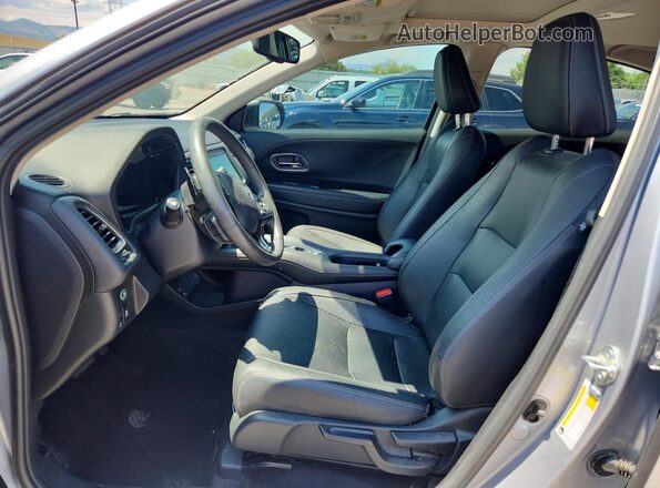 3CZRU6H77NM747593 2022 HONDA HR-V Silver Front interior view