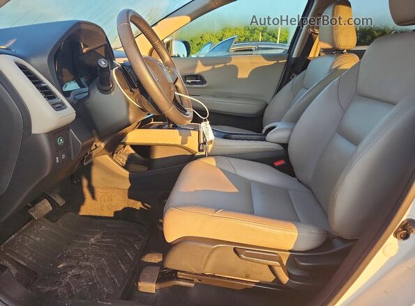 3CZRU6H79JM709454 2018 HONDA HR-V White Սալոնի դիմացի տեսք