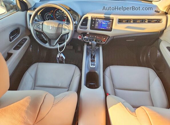 3CZRU6H79JM709454 2018 HONDA HR-V White Առջևի վահանակի տեսք