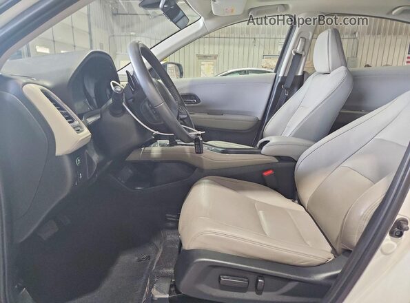 3CZRU6H96KM700472 2019 HONDA HR-V Белый Вид салона спереди